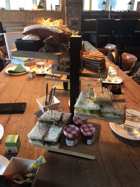 High Tea: gezellig en ontspannen genieten .